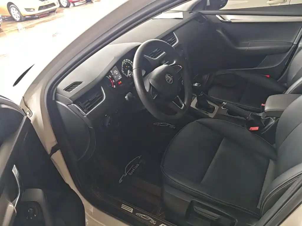 Skoda Octavia — миниатюра 16