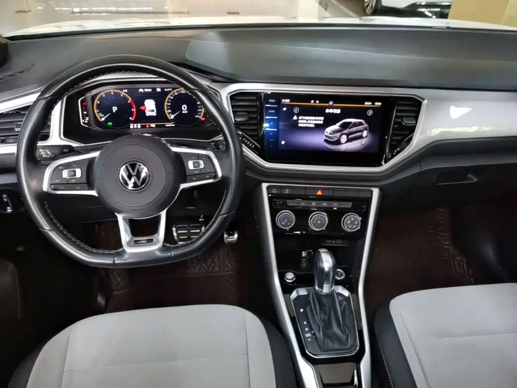 Volkswagen T-Roc — миниатюра 10