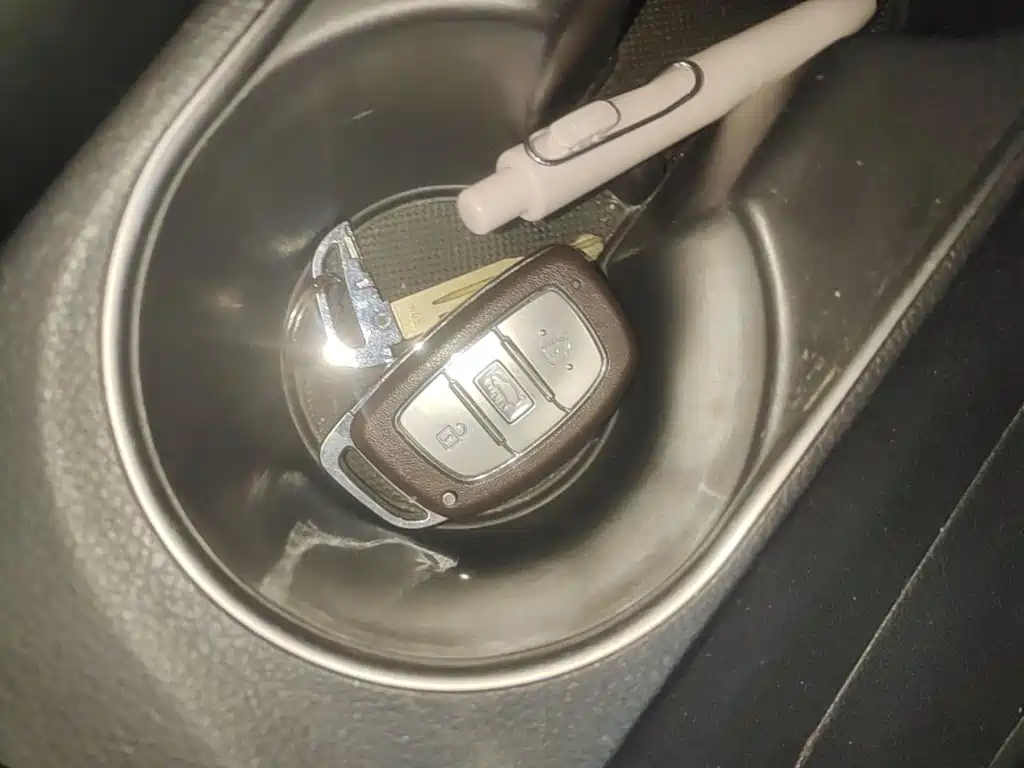 Hyundai Elantra — миниатюра 9