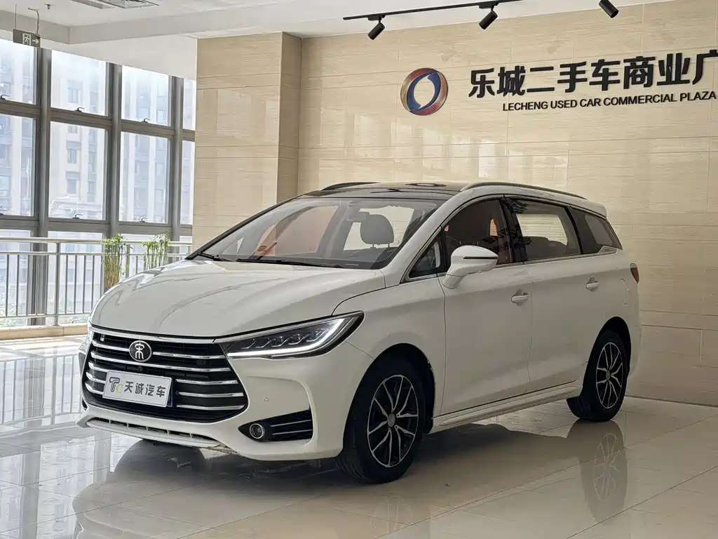 Byd MAX 2018
