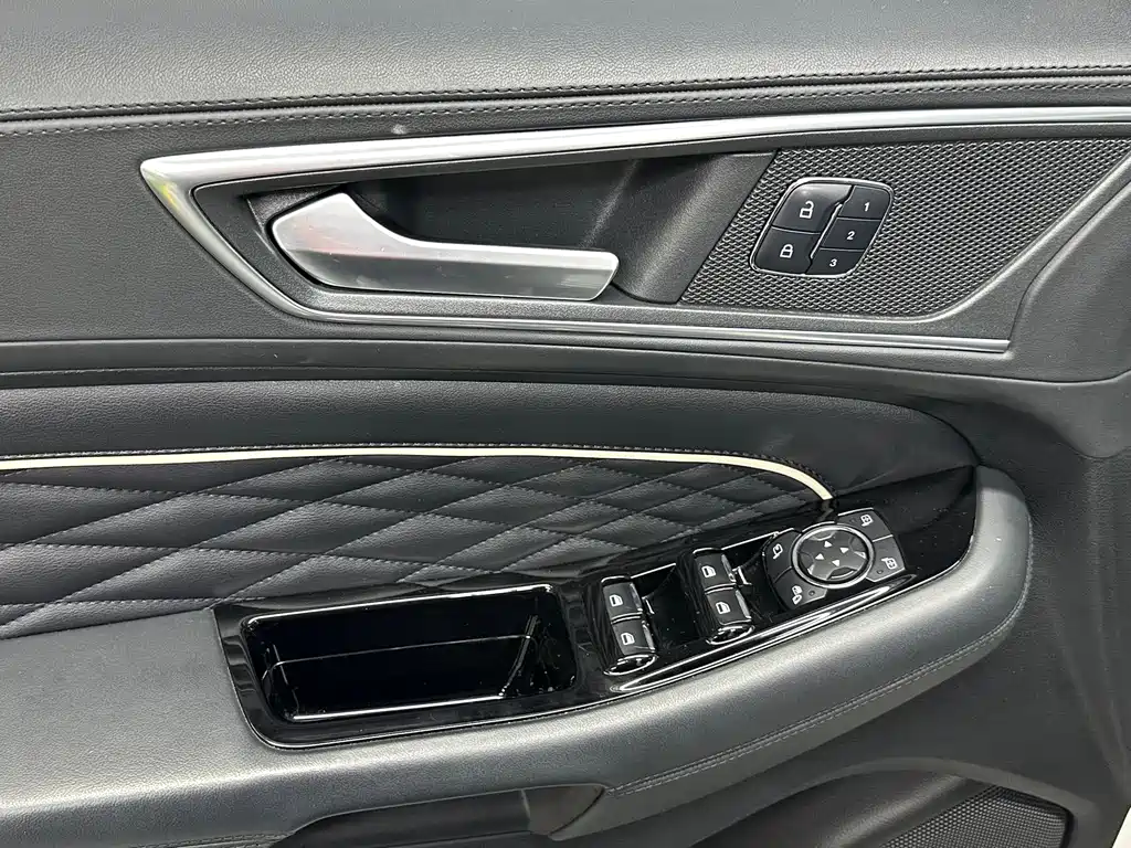 Ford Edge — миниатюра 4