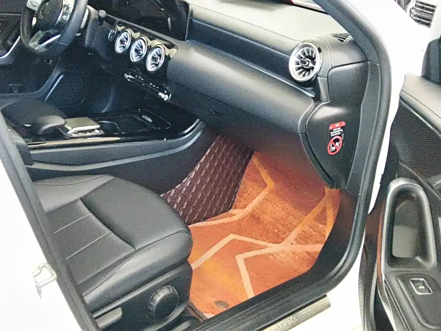 Mercedes-Benz A-Class — миниатюра 8
