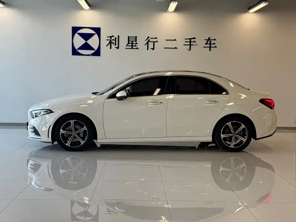 Mercedes-Benz A-Class A 2023 A 200 L Fashion