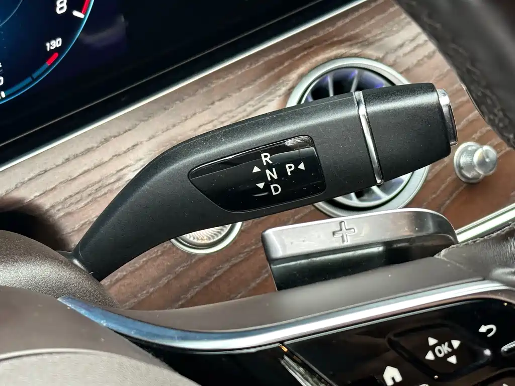 Mercedes-Benz E-Class — миниатюра 13
