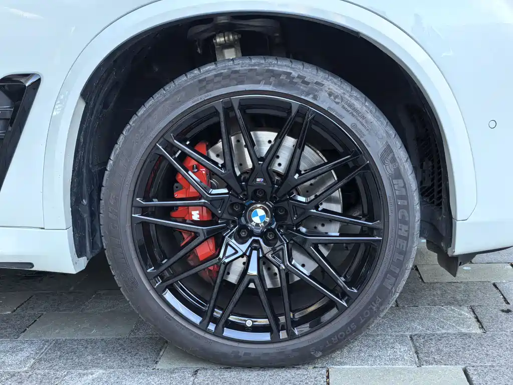 BMW  X5 M