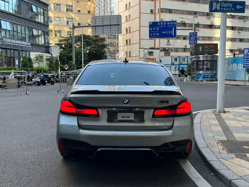 BMW M5