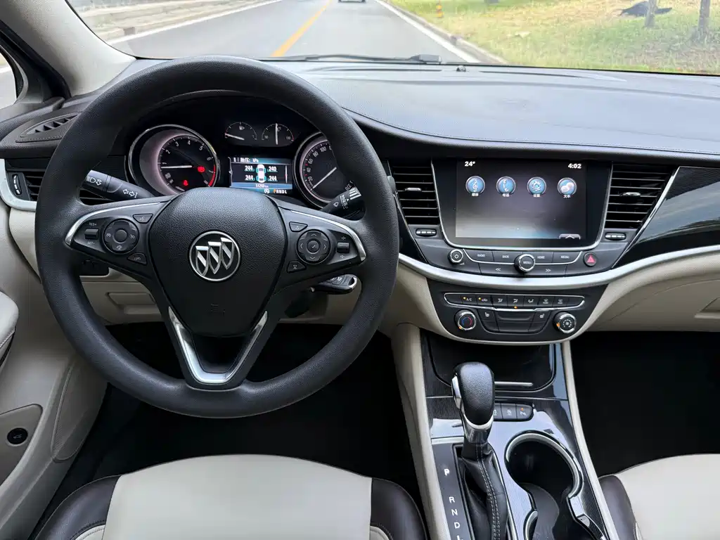 Buick Verano — миниатюра 12