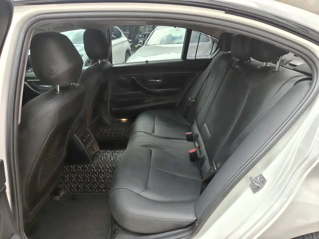 BMW 3 Series — миниатюра 17