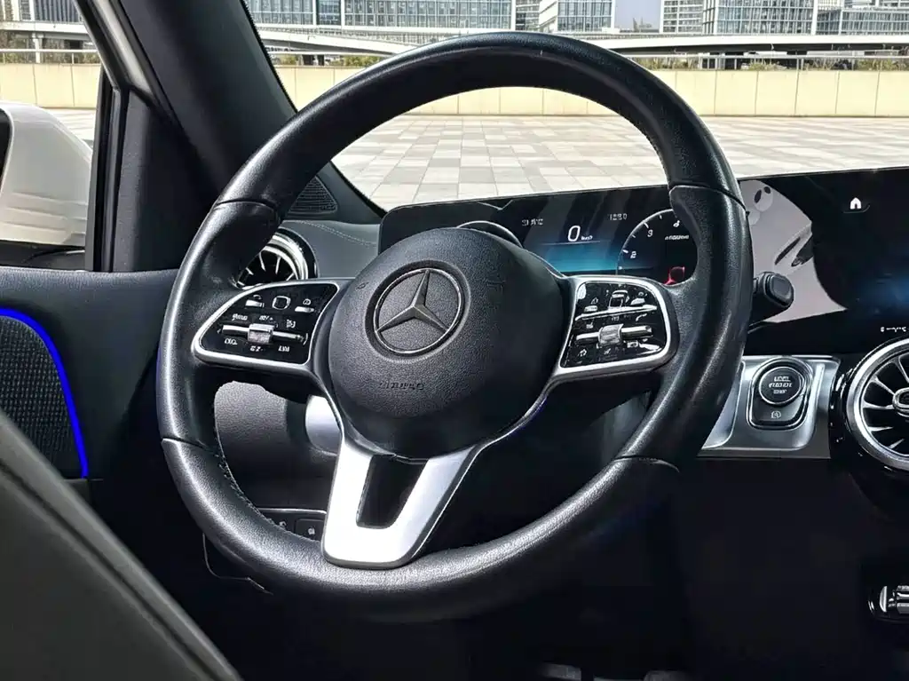 Mercedes-Benz GLB — миниатюра 5