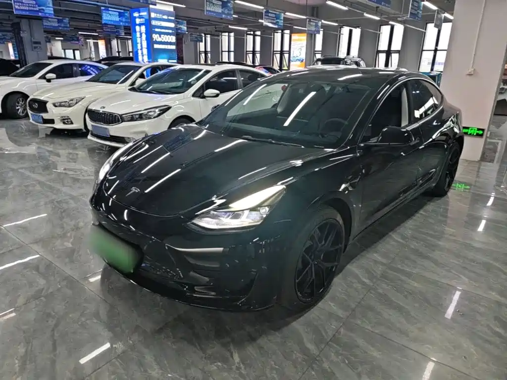 Tesla Model 3 — миниатюра 2