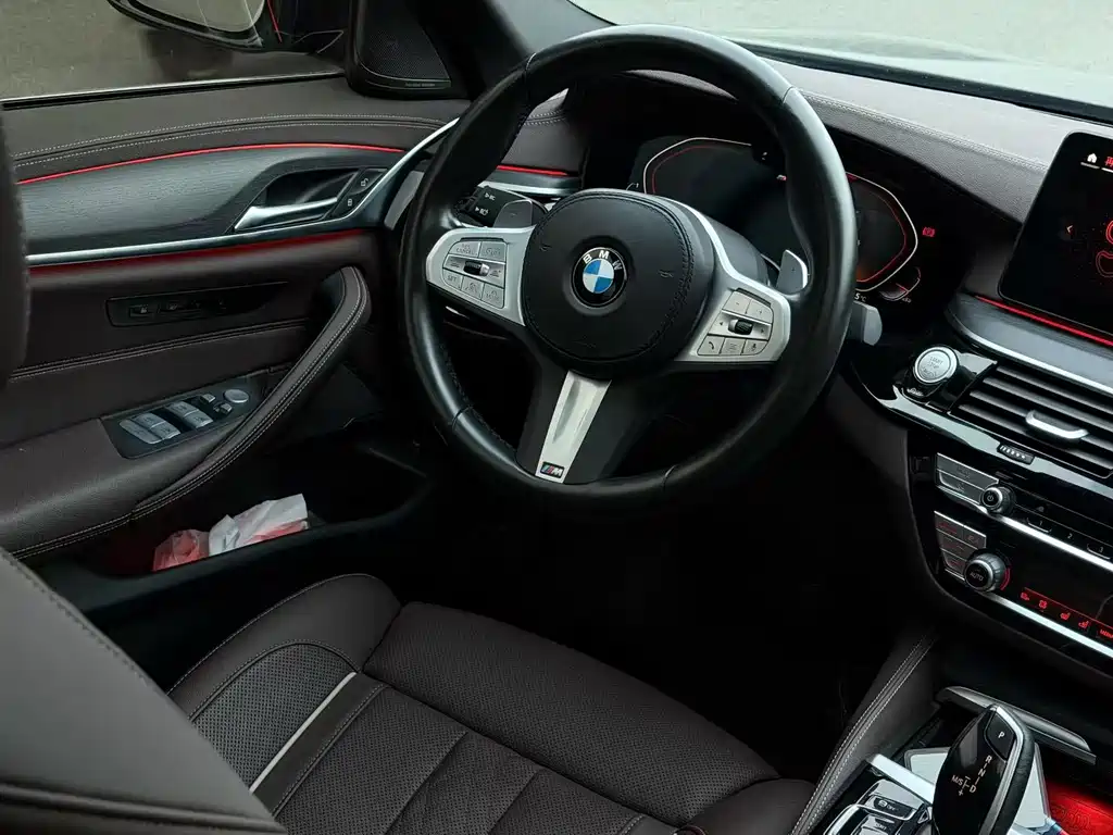 BMW 5 Series — миниатюра 3