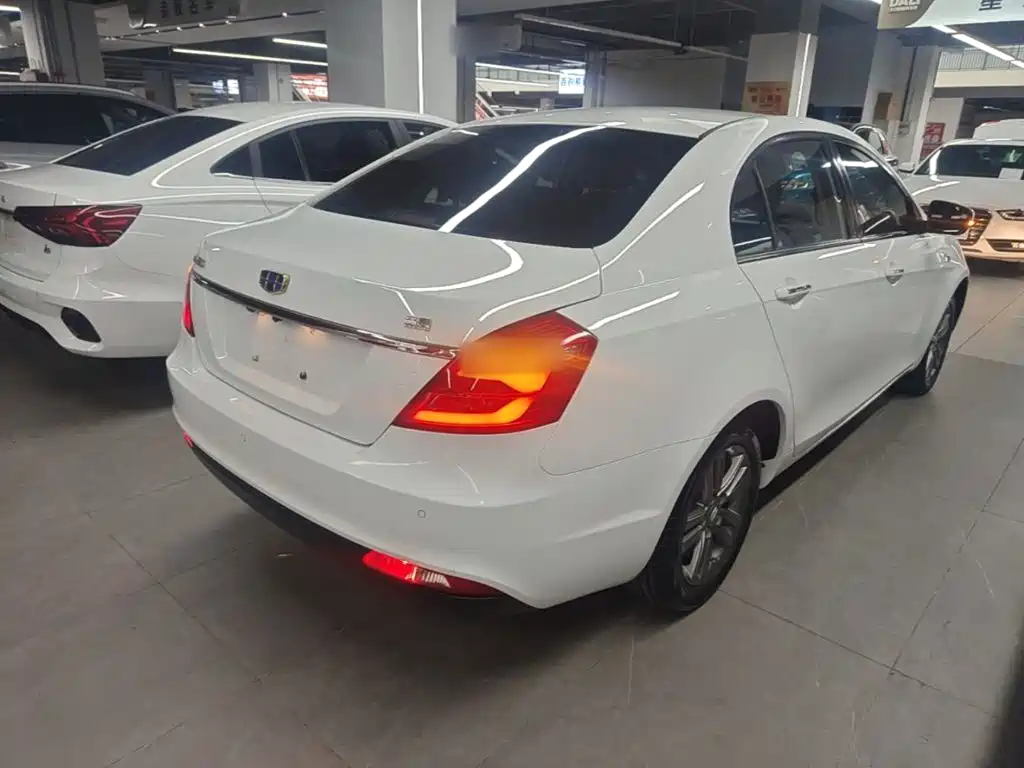 Geely Emgrand — миниатюра 7