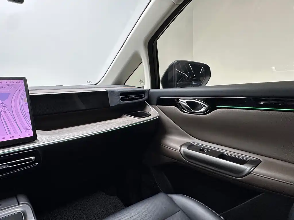 GAC Motor Trumpchi E8 PHEV — миниатюра 15
