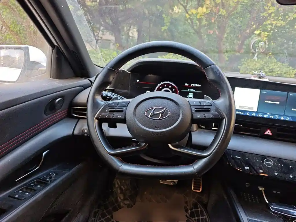 Hyundai Elantra — миниатюра 6