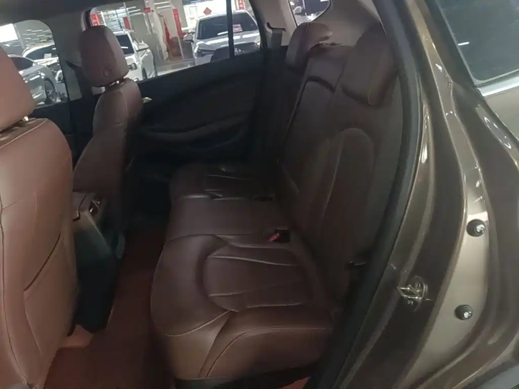 Buick Envision Plus — миниатюра 13