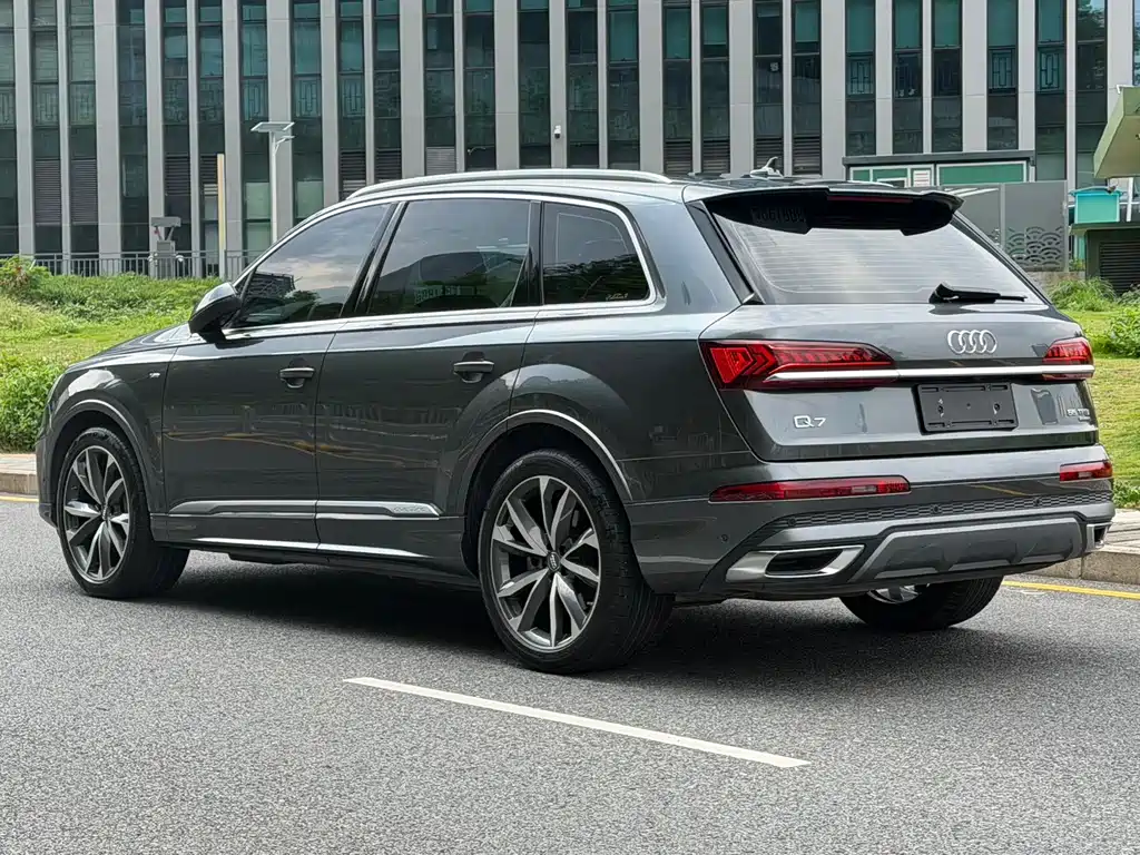 Audi Q7 2020 55 TFSI quattro S line Sport