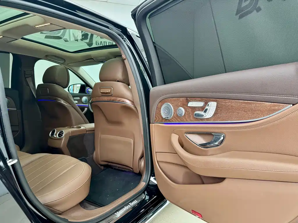 Mercedes-Benz E-Class — миниатюра 14