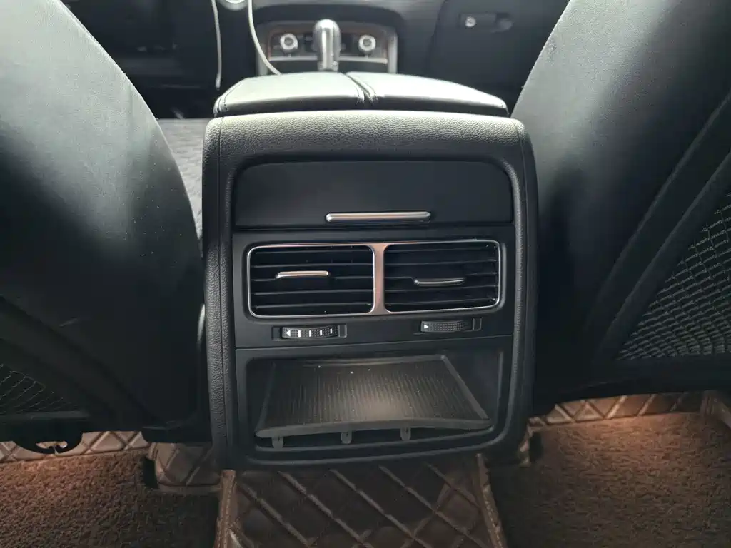 Volkswagen Touareg — миниатюра 9