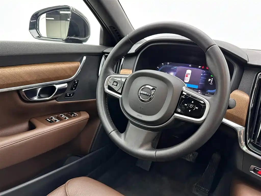 Volvo S90 2024 Luxury
