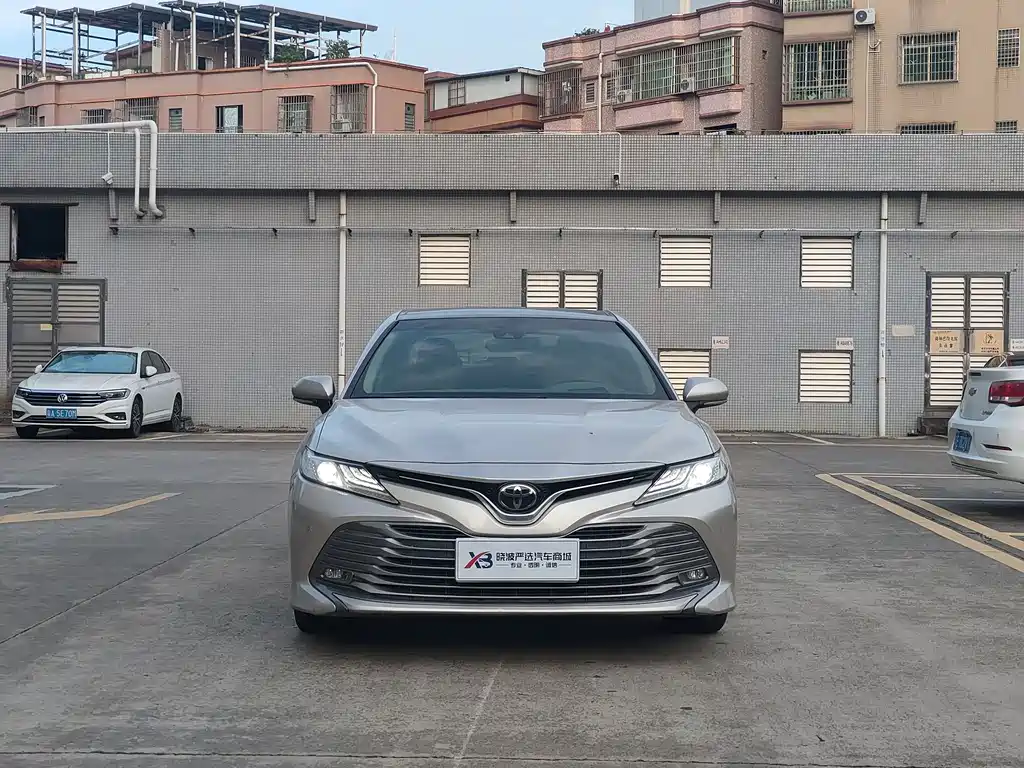 Toyota Camry — миниатюра 6
