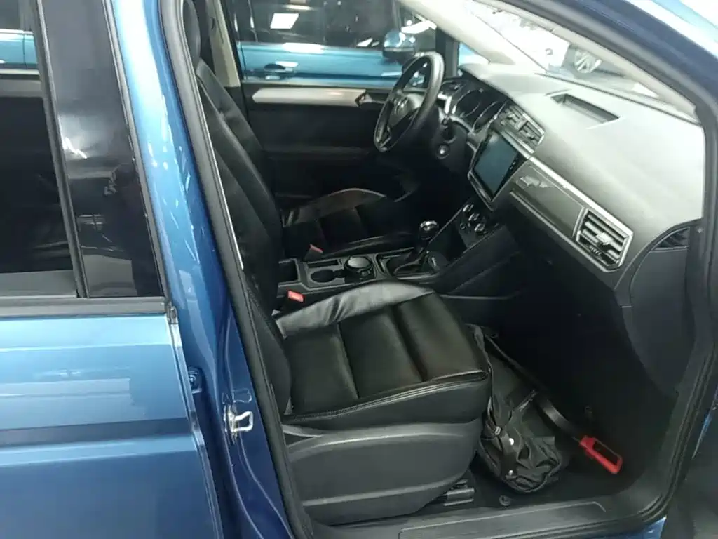Volkswagen Touran — миниатюра 25