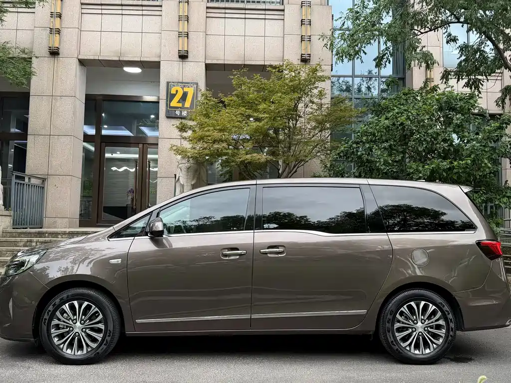 Buick GL8 — миниатюра 5
