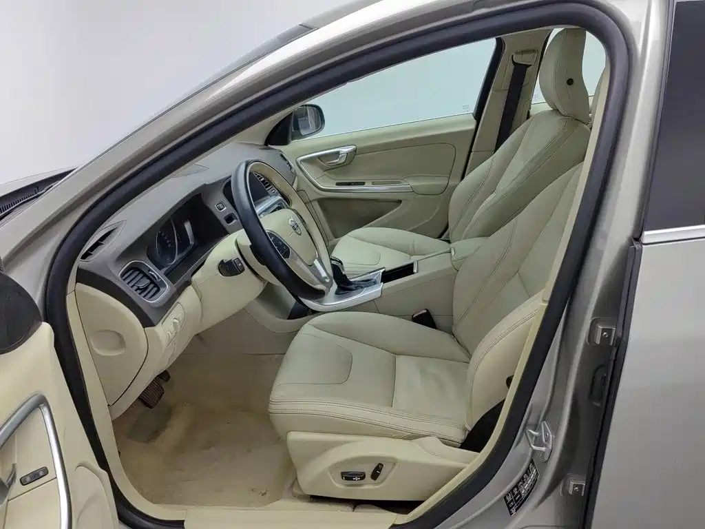 Volvo S60 — миниатюра 10