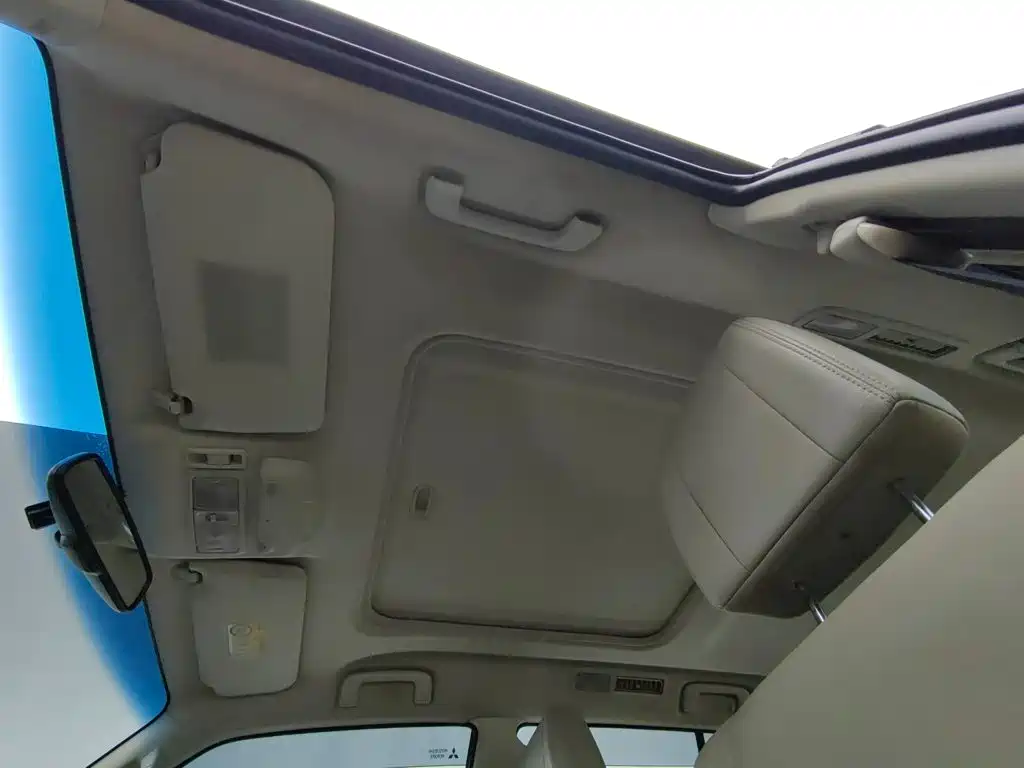 Mitsubishi Pajero (Import) — миниатюра 21