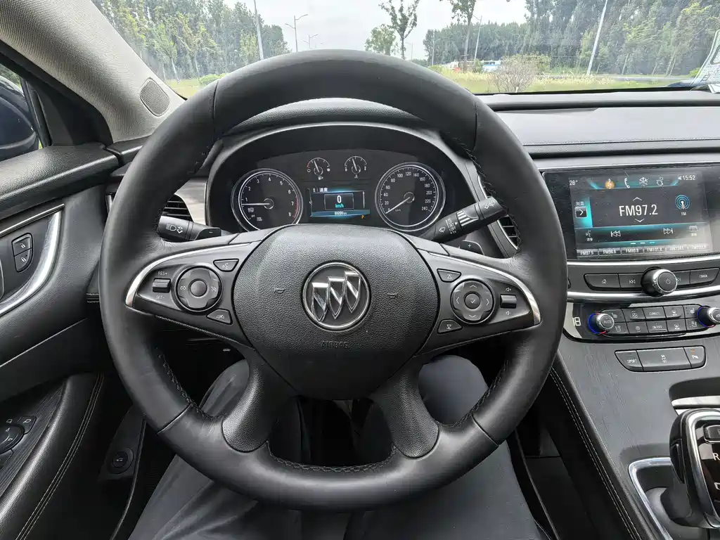 Buick LaCrosse — миниатюра 6