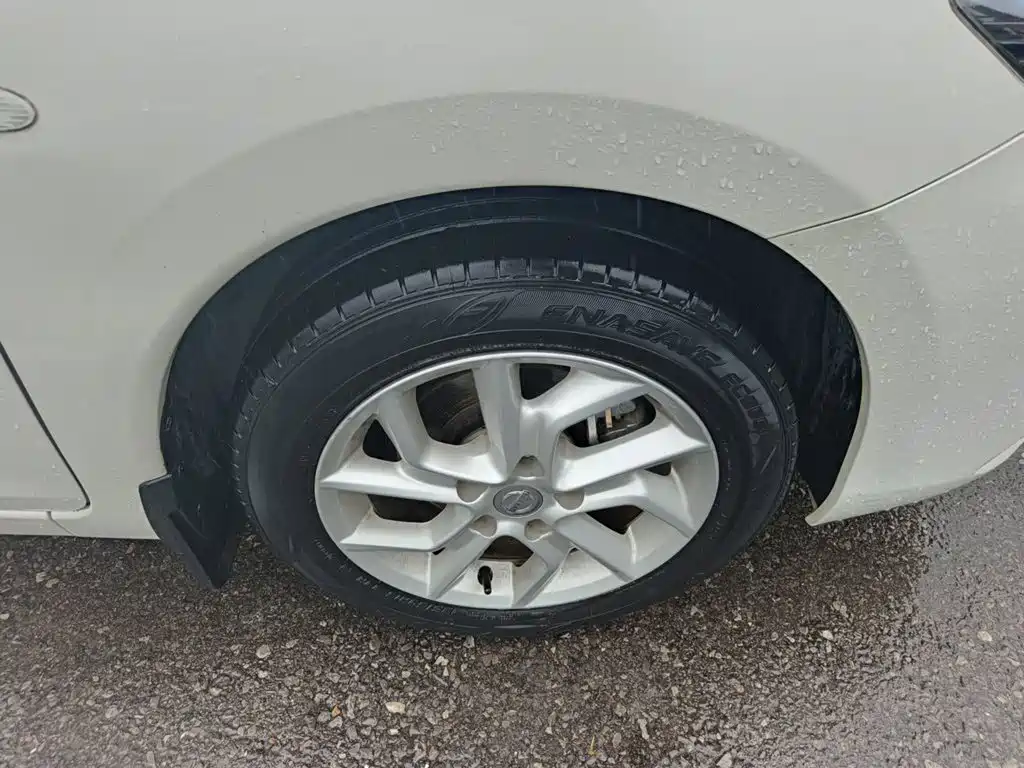 Nissan Tiida — миниатюра 8
