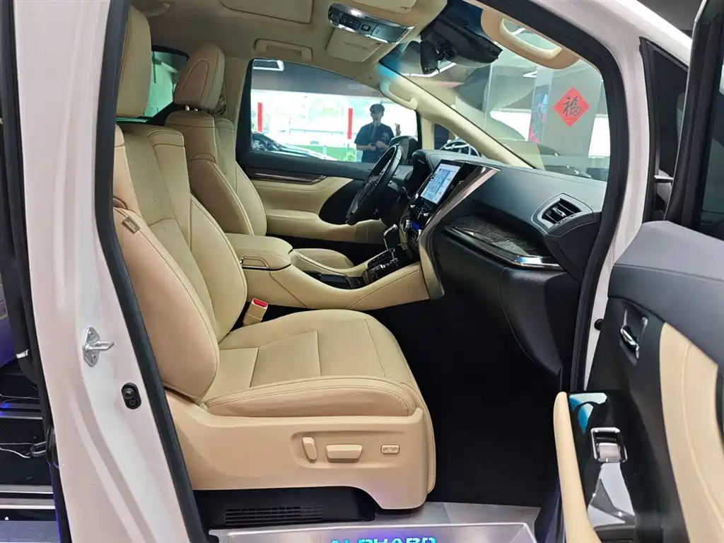 Toyota Alphard — фотографии объявления, Фото 11