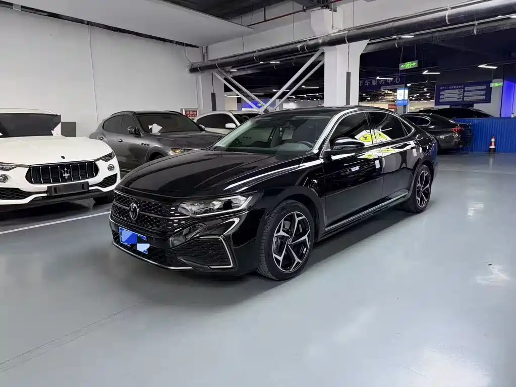 Volkswagen Passat 2024
