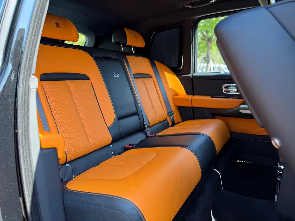 Rolls-Royce Cullinan — миниатюра 17