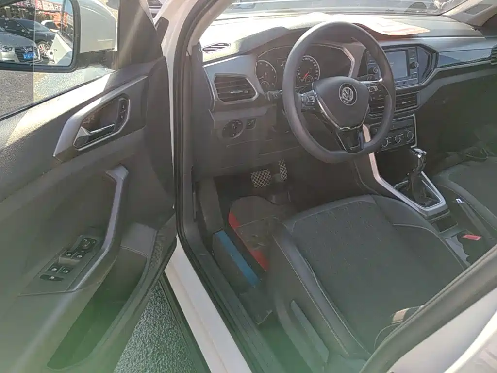 Volkswagen T-Cross - фото 16