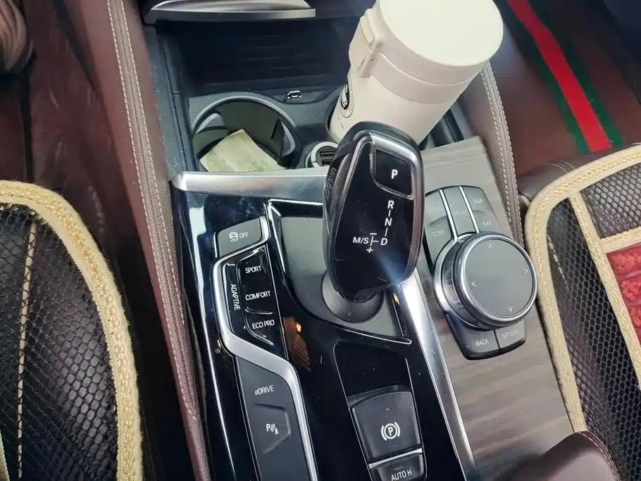 BMW 5 Series New Energy — миниатюра 16
