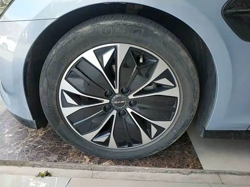 BYD Seal — миниатюра 23