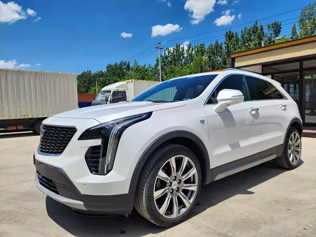 Cadillac XT4 28T 4WD Platinum Edition, фото 3
