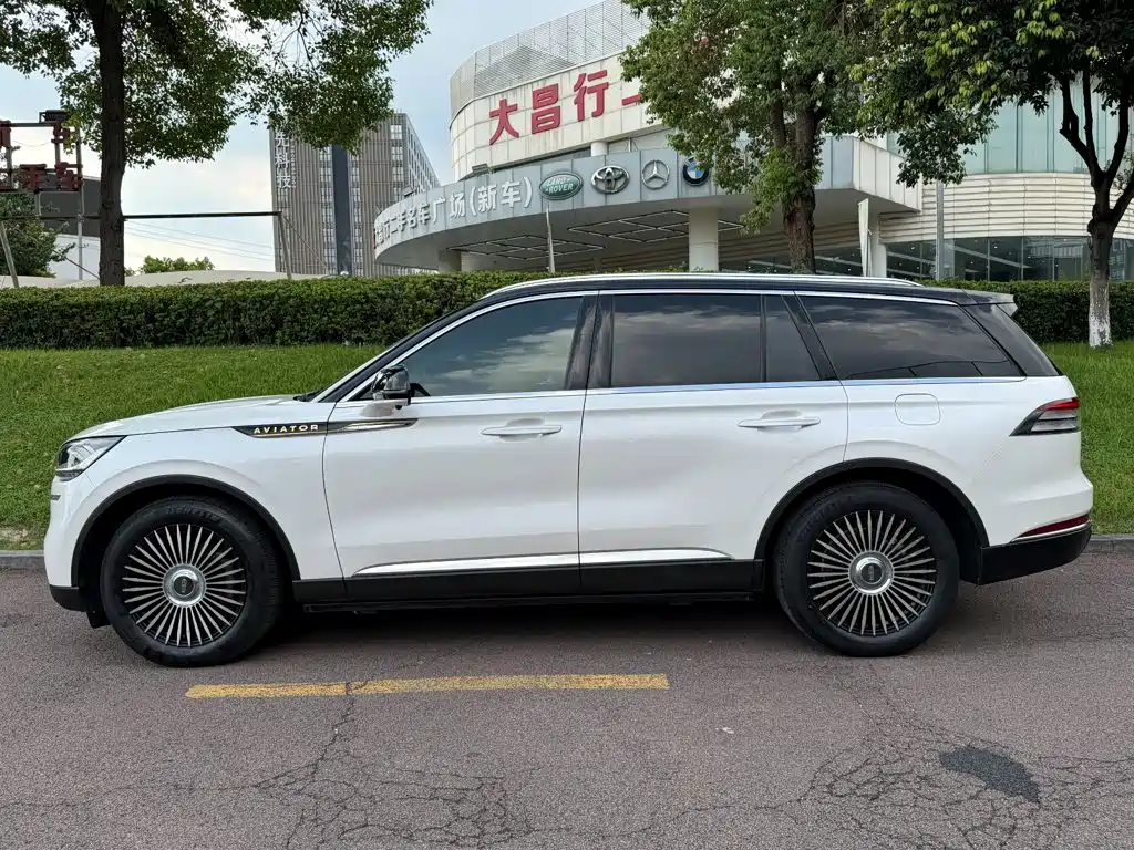 Lincoln Aviator — миниатюра 3