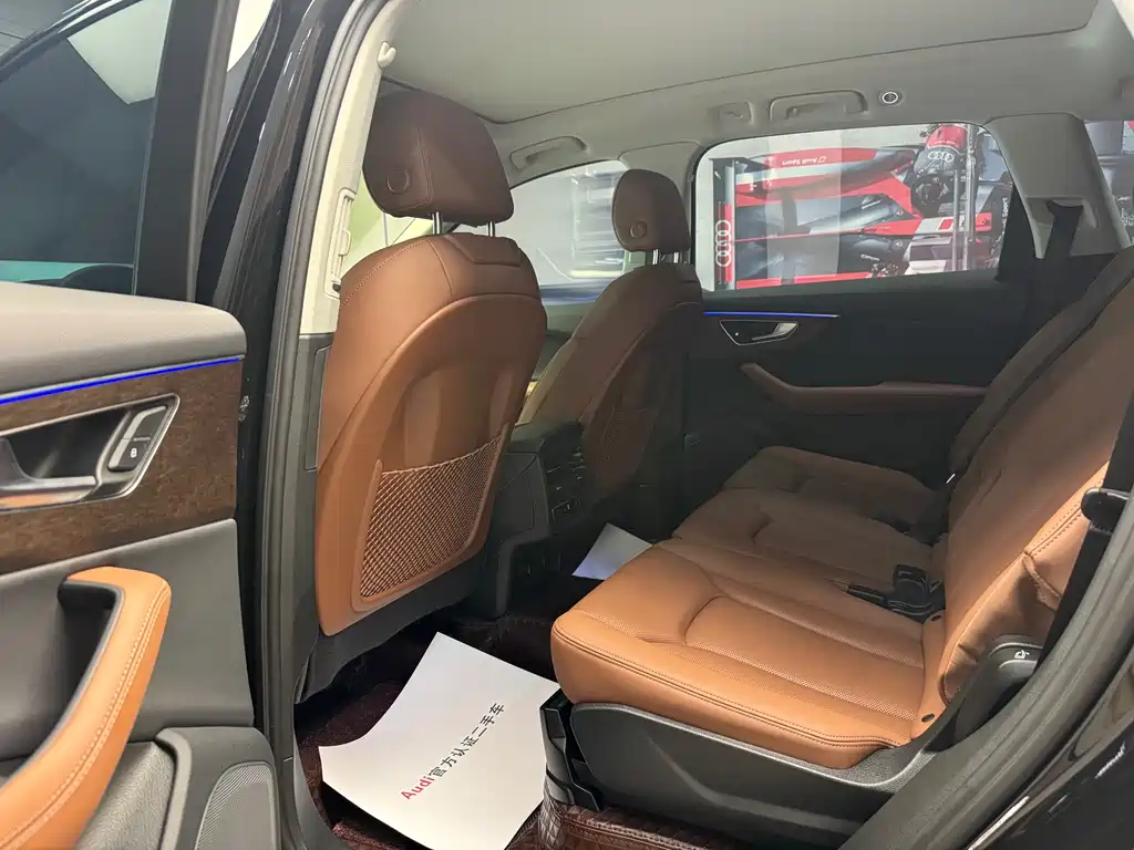 Audi Q7 2025 45 TFSI quattro S line