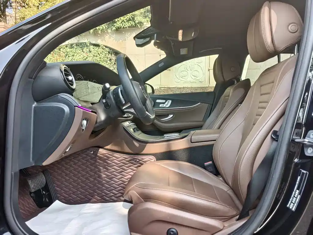 Mercedes-Benz E-Class — миниатюра 7