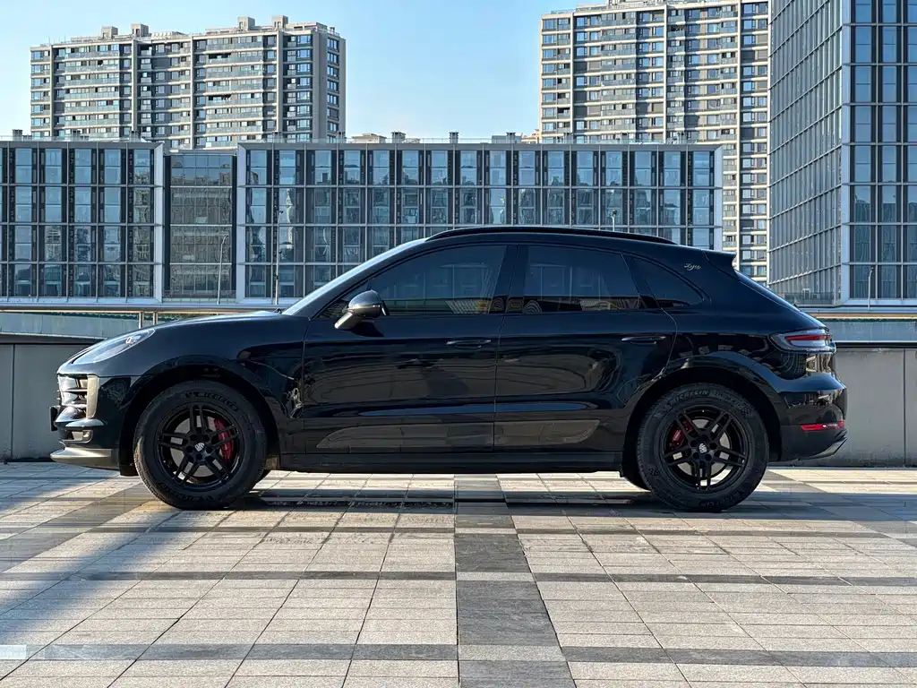 Porsche Macan — миниатюра 7