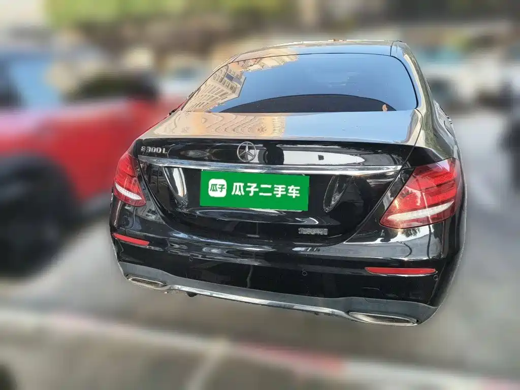 Mercedes-Benz E-Class — миниатюра 5