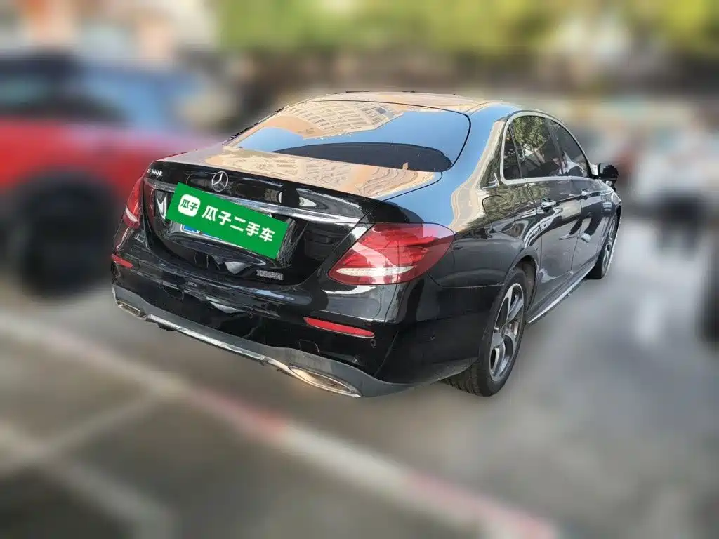 Mercedes-Benz E-Class — миниатюра 6