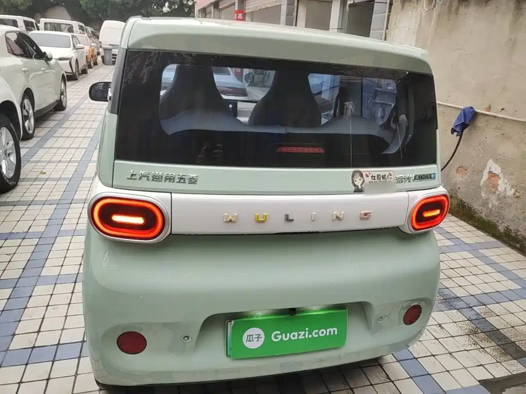 Wuling MINIEV — миниатюра 6