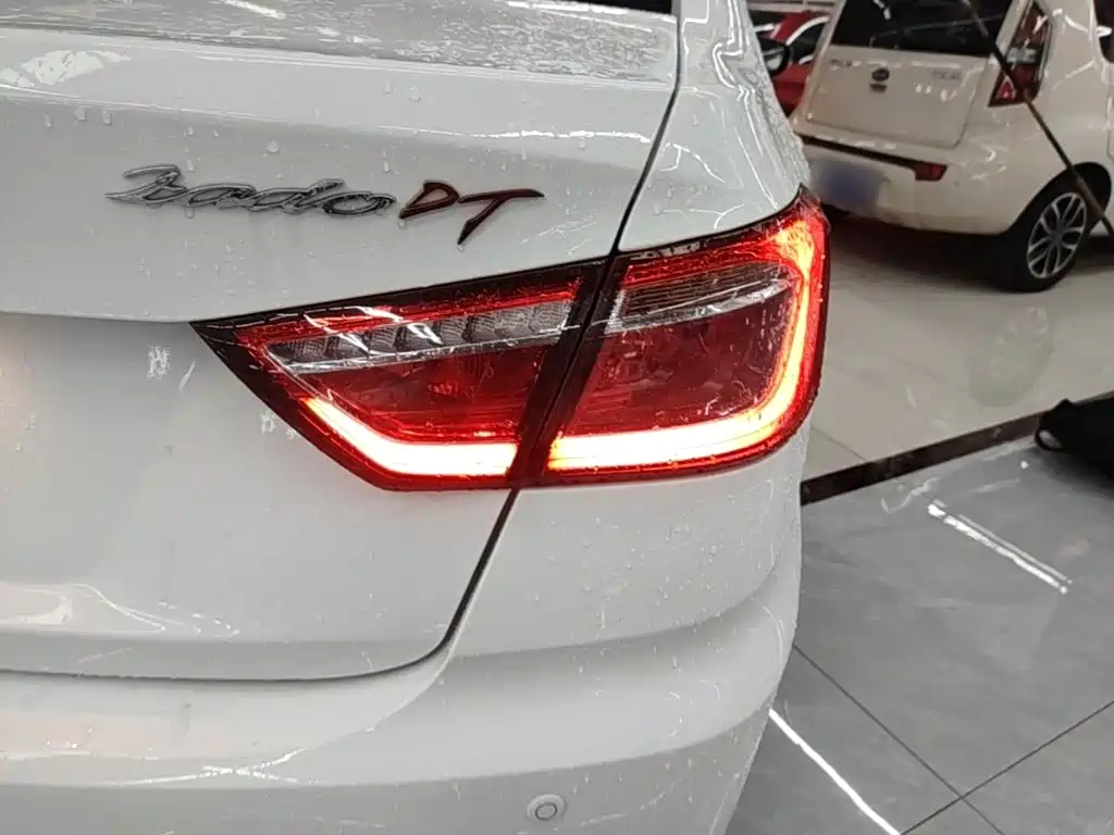 Changan Eado DT — миниатюра 8