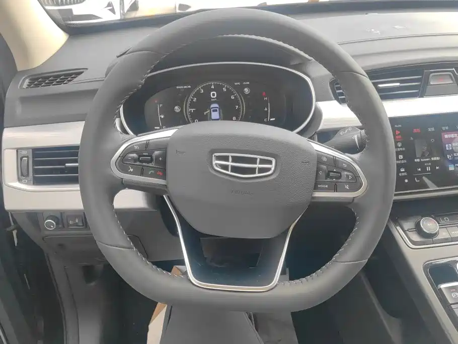 Geely Boyue — миниатюра 15