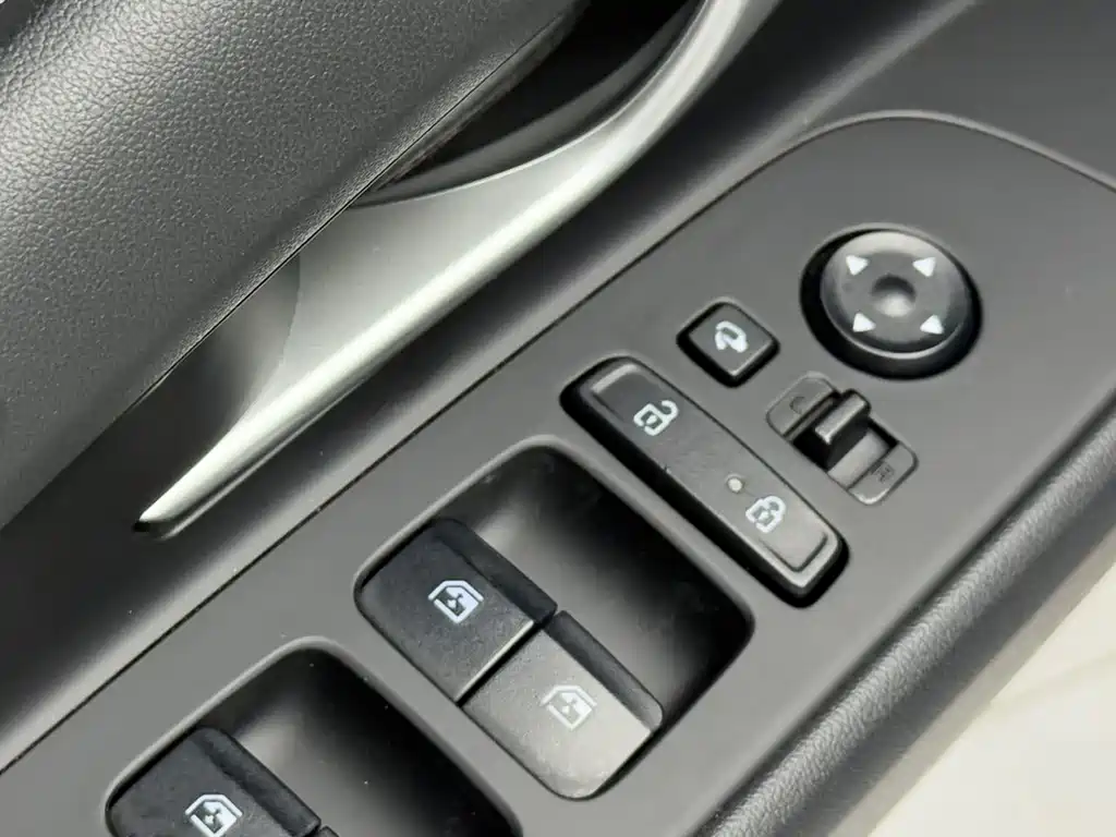 Hyundai Elantra — миниатюра 17