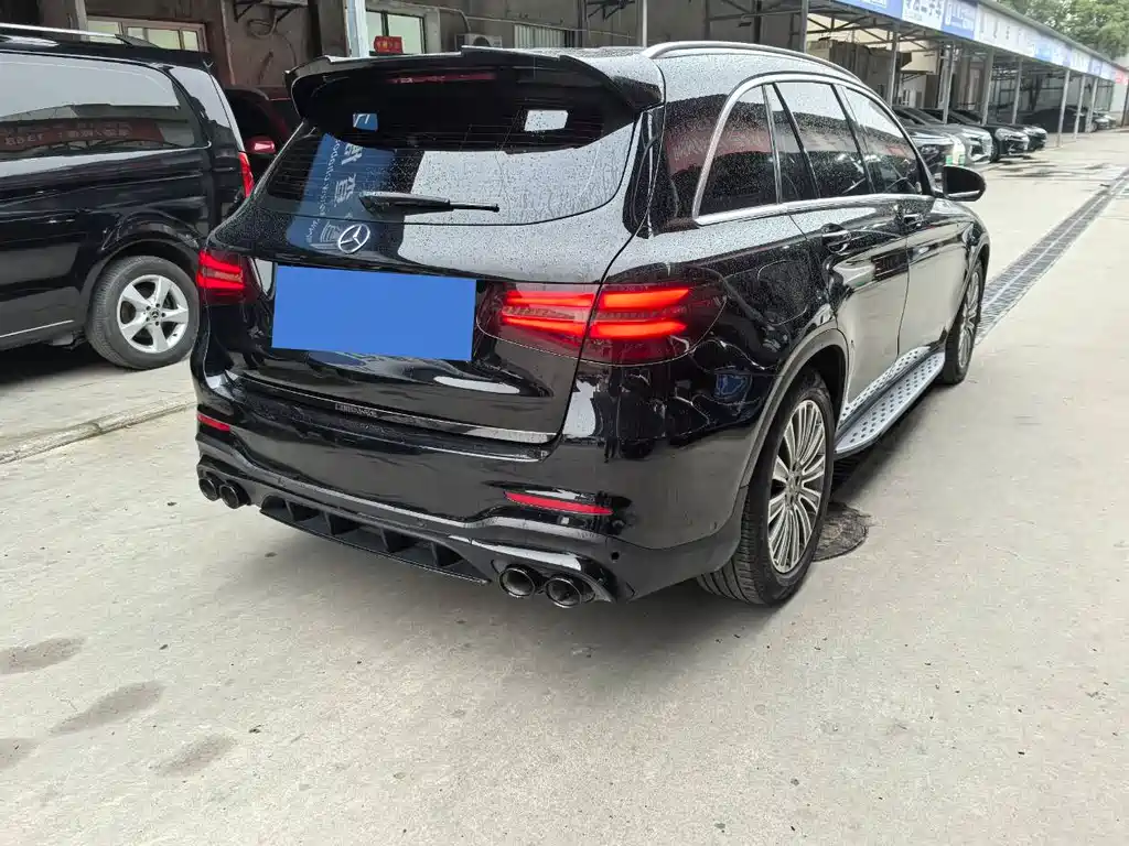 MERCEDES-BENZ GLC