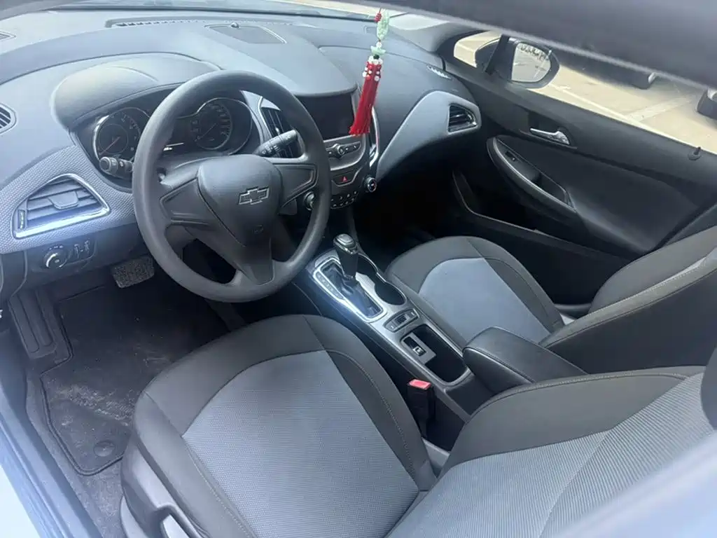 Chevrolet Cruze — миниатюра 13