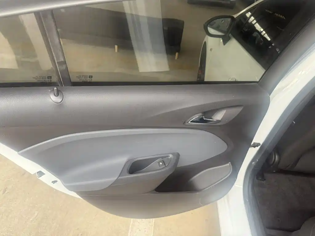 Chevrolet Cruze — миниатюра 22